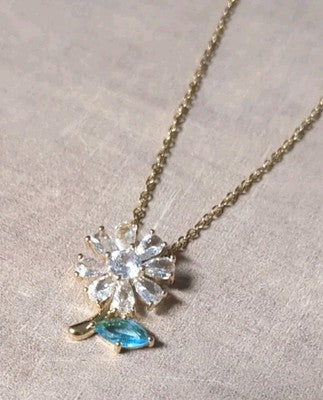 Beautiful Spring Daisy Pendant Clear Jeweled Gold Plated Stainless Steel 
