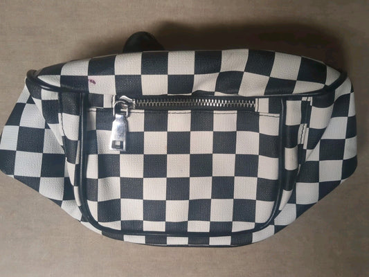 Checkered Fanny Bag W Ink Stain, CLEAN ✅ FOLLOW OUR SHOP FOR GREAT DEALS!!! ✅